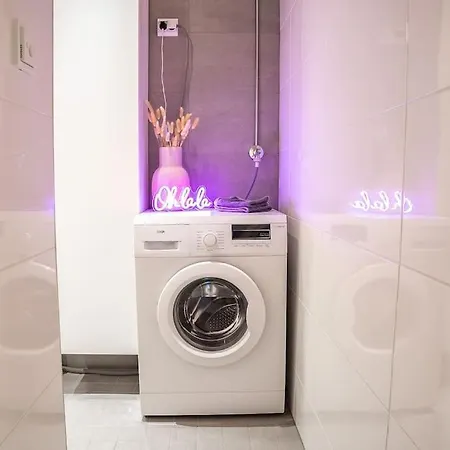 Polar Night Shelter Rovaniemi