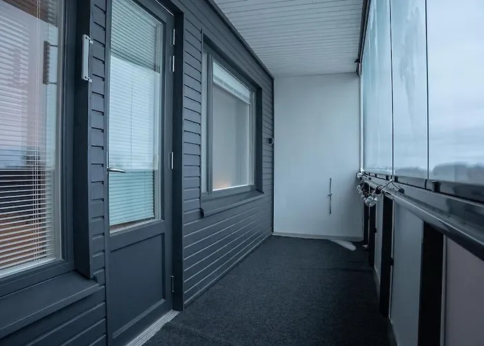 Daire Polar Night Shelter *