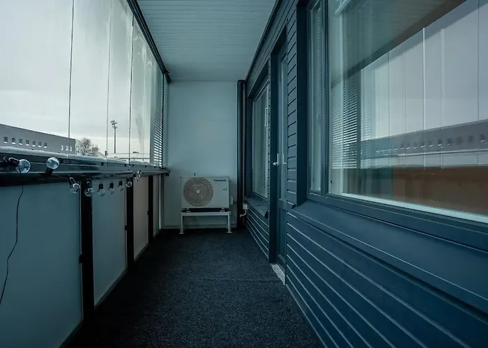 Polar Night Shelter *